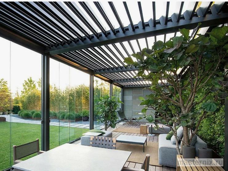Биоклиматическая пергола на террасе ресторана в Москве