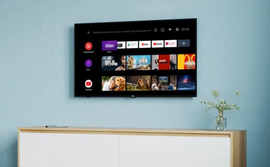 современный телевизор на стене