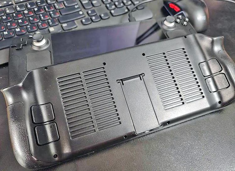 Можно ли заменить заднюю крышку Steam Deck и для чего это нужно?