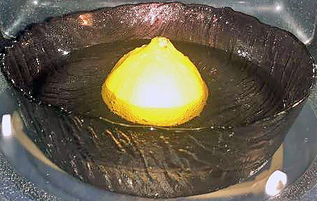 Неприятный запах из микроволновки: причины появления и способы устранения