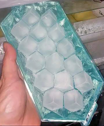 Что такое льдогенератор в холодильнике