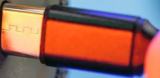 Как правильно заряжать портативную колонку