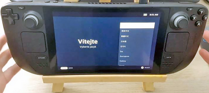 Первый запуск и настройка Steam Deck