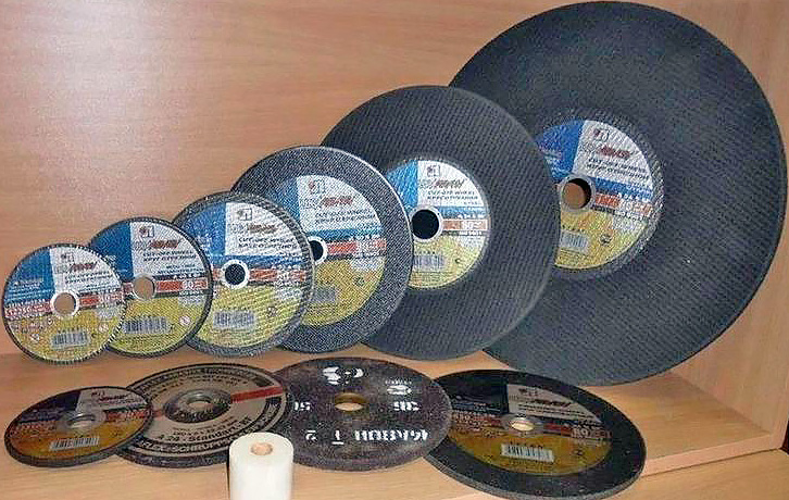 Параметр зернистости на дисках для УШМ: на что влияет и какие вариации существуют