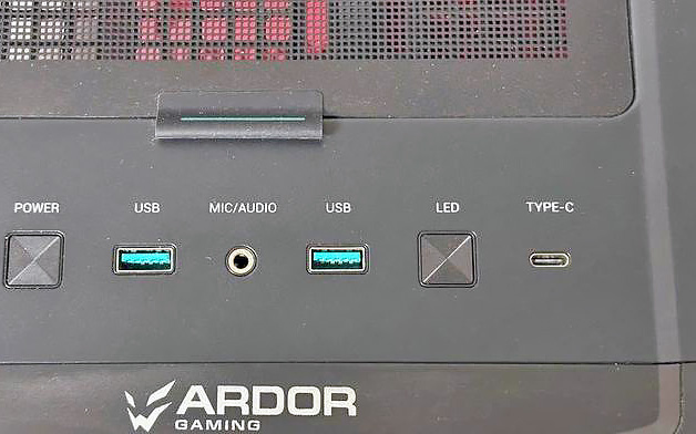 Разъемы на фронтальной панели корпуса: какие действительно полезные?