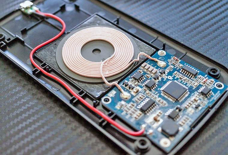 Технология Qi в беспроводных ЗУ — что это?