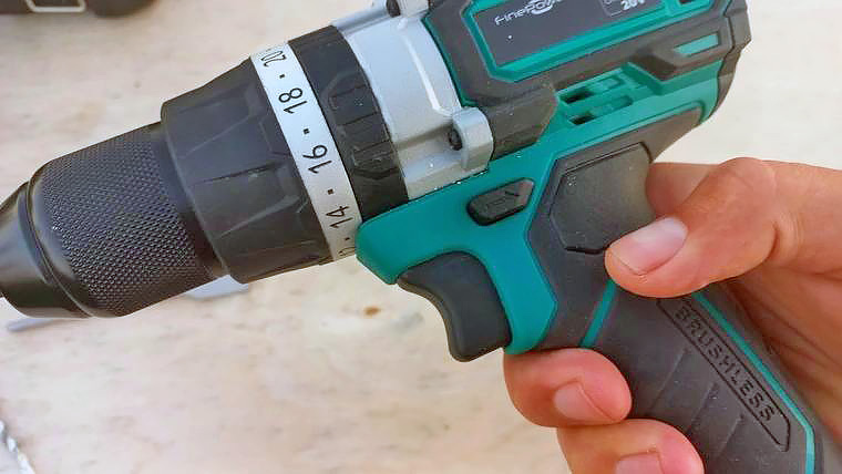 Как поменять оснастку в одномуфтовом быстрозажимном патроне