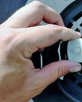 Как установить нож на газонокосилку