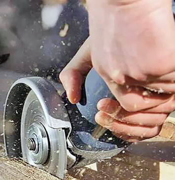 Можно ли болгаркой пилить дерево