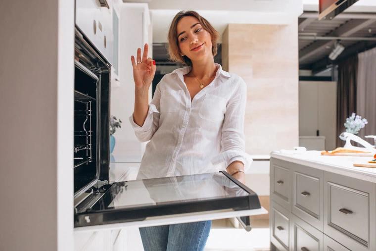 Откидные дверцы микроволновок или навесные — в чем разница