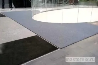 Грязезащитные дорожки в торговом центре