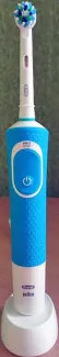 Обзор электрической зубной щетки Braun Oral-B Vitality D100.413.1 CrossAction голубой