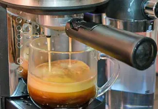 Обзор рожковой кофеварки BRAYER 1102BR. Любимый напиток в домашних условиях