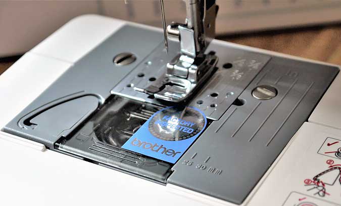 Обзор швейной машины Brother Universal 27s