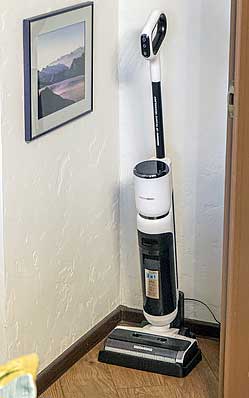 Обзор моющего беспроводного пылесоса REDMOND MultiClean VH1312