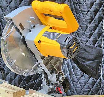Обзор торцовочной пилы DEKO DKMS1400-210