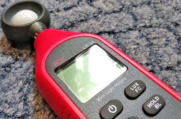 Обзор люксметра RGK-LM20. Наведи порядок со светом!