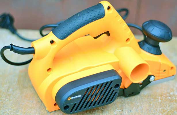 Обзор электрорубанка Вихрь Р-82/1100