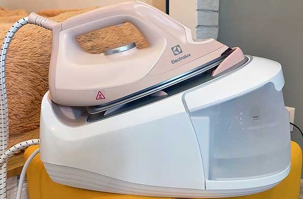 Обзор на утюг с парогенератором Electrolux E6ST1-4PP