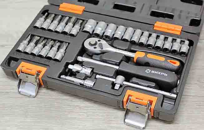 Обзор набора инструментов Вихрь 73/6/7/1