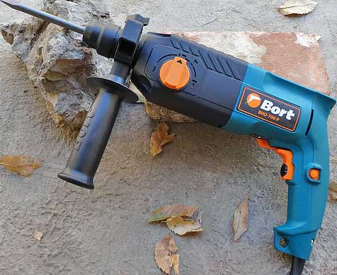 Обзор перфоратора BORT BHD-700-P