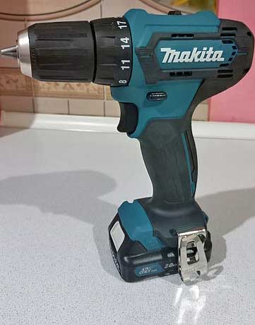 Обзор на Дрель-шуруповерт Makita DF333DWAE