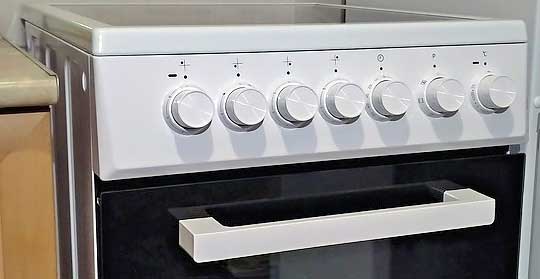 Обзор электрической плиты BEKO FSE57110GW со стеклокерамической панелью