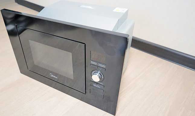 Обзор встраиваемой микроволновой печи Midea AG820BJU-BL