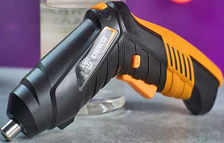 Обзор аккумуляторной отвёртки DEKO DKS4FU-Li — целый набор инструментов