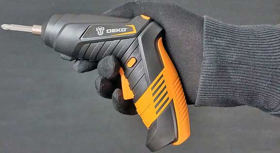 Обзор аккумуляторной отвертки DEKO DKS4FU-Li