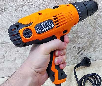Обзор сетевого шуруповерта-дрели Вихрь СШ-550/2
