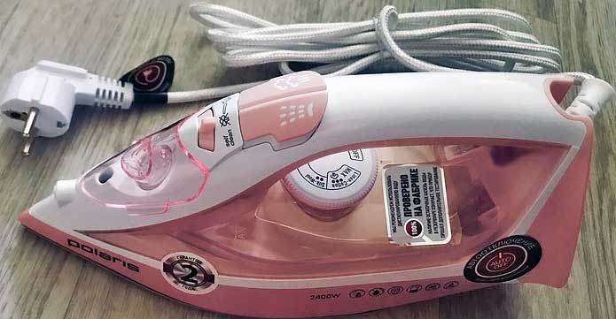 Розовый утюг Polaris PIR 2497AK — Обзор