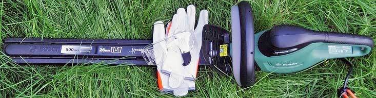 Обзор сетевого кустореза Bosch UniversalHedgeCut 50