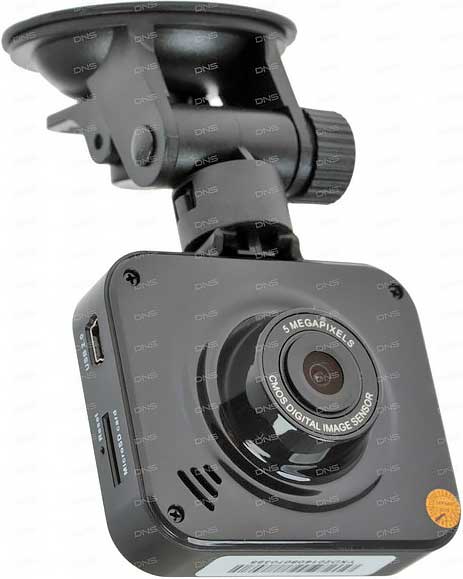 Бюджетный автомобильный регистратор AutoExpert DVR-930